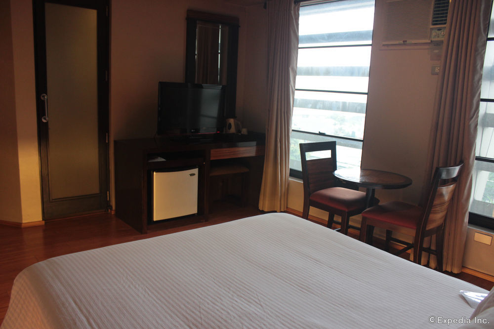 Soleste Suites Кесон-Сити Экстерьер фото