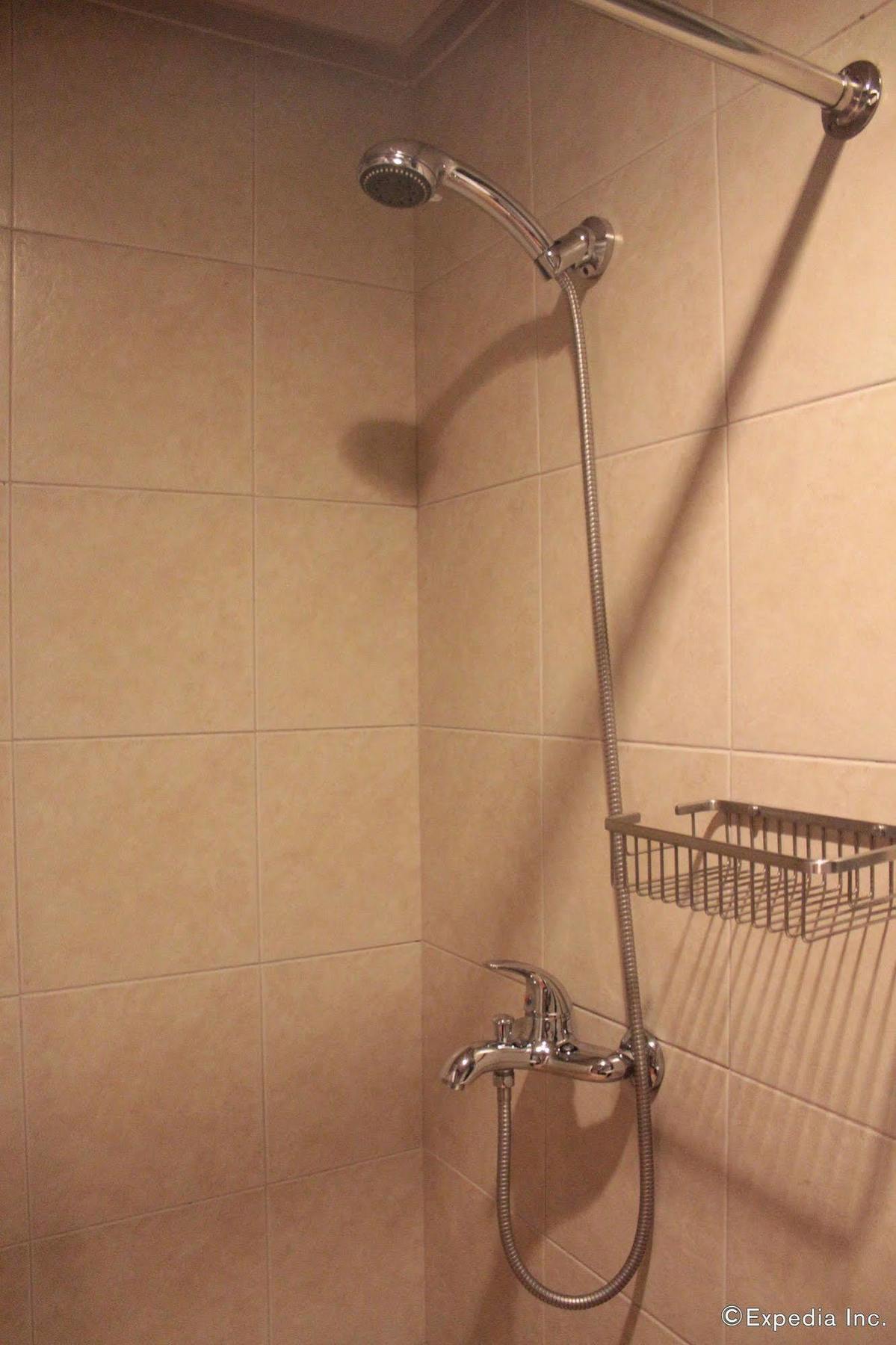 Soleste Suites Кесон-Сити Экстерьер фото