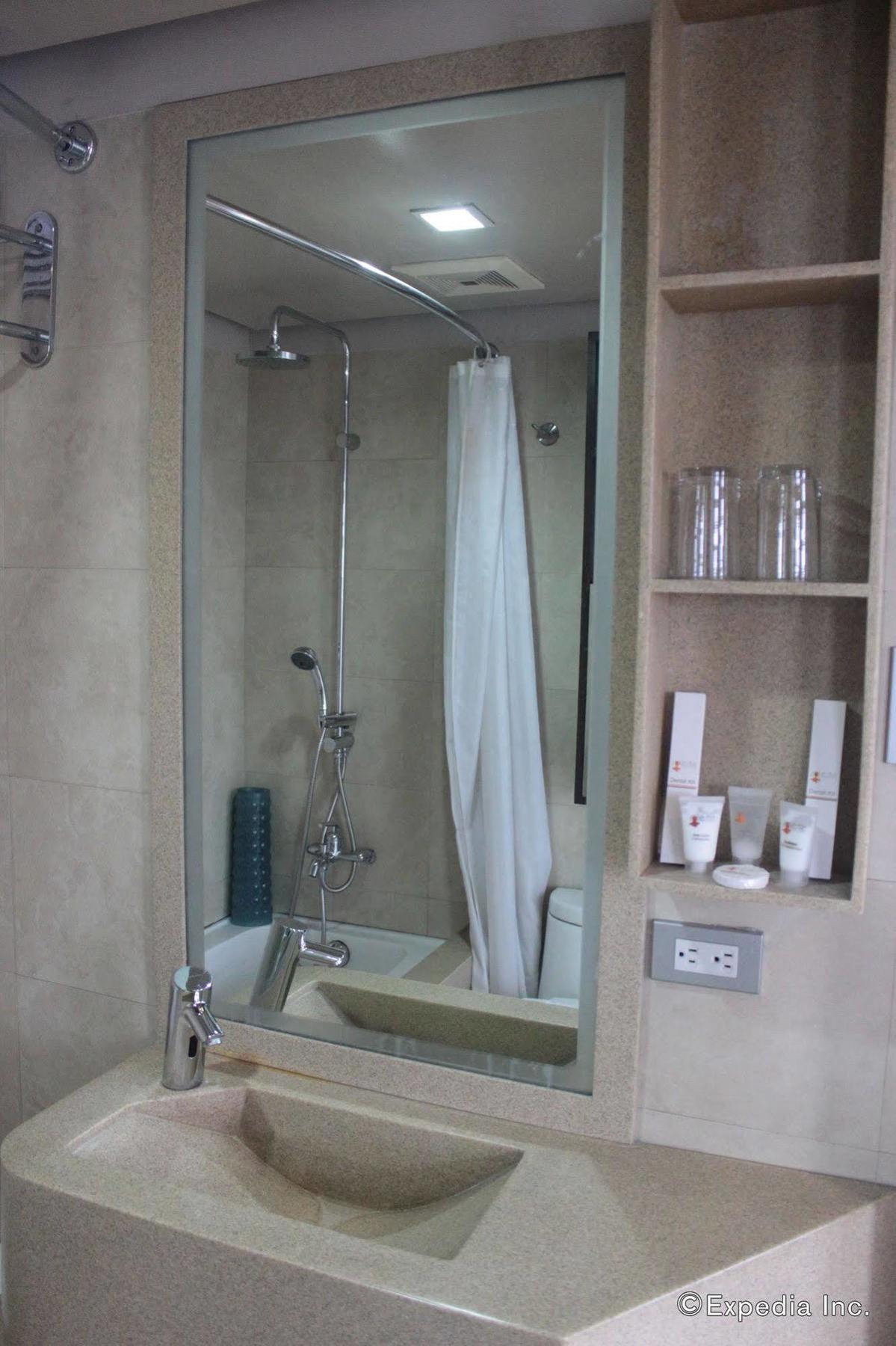 Soleste Suites Кесон-Сити Экстерьер фото