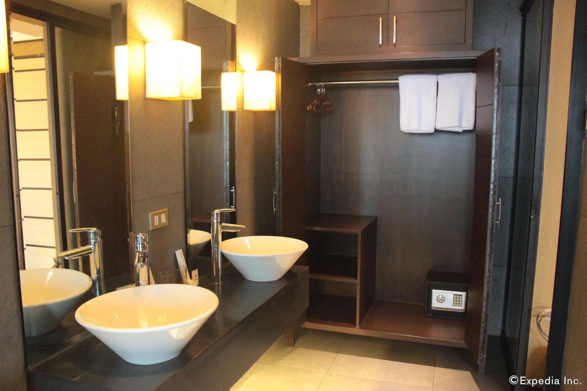 Soleste Suites Кесон-Сити Экстерьер фото
