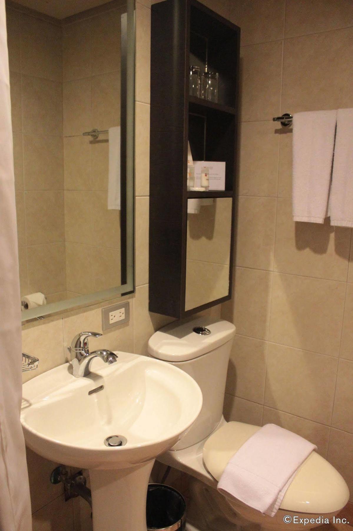 Soleste Suites Кесон-Сити Экстерьер фото