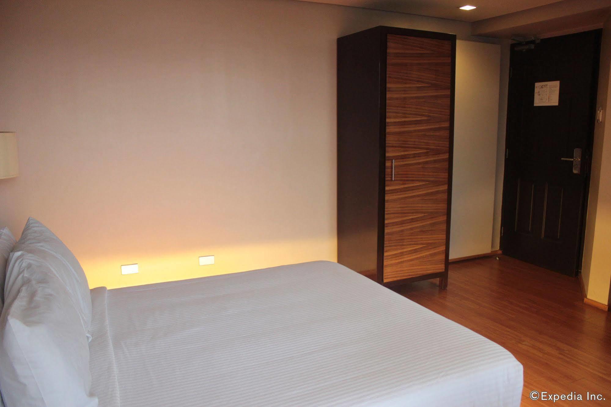 Soleste Suites Кесон-Сити Экстерьер фото
