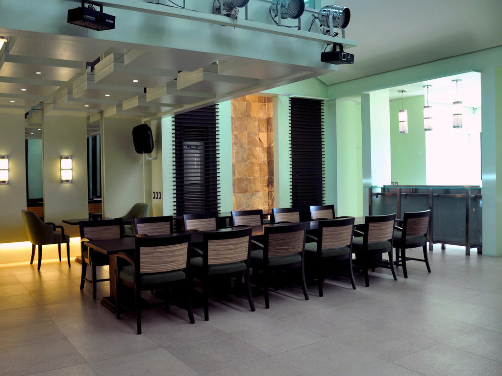 Soleste Suites Кесон-Сити Экстерьер фото